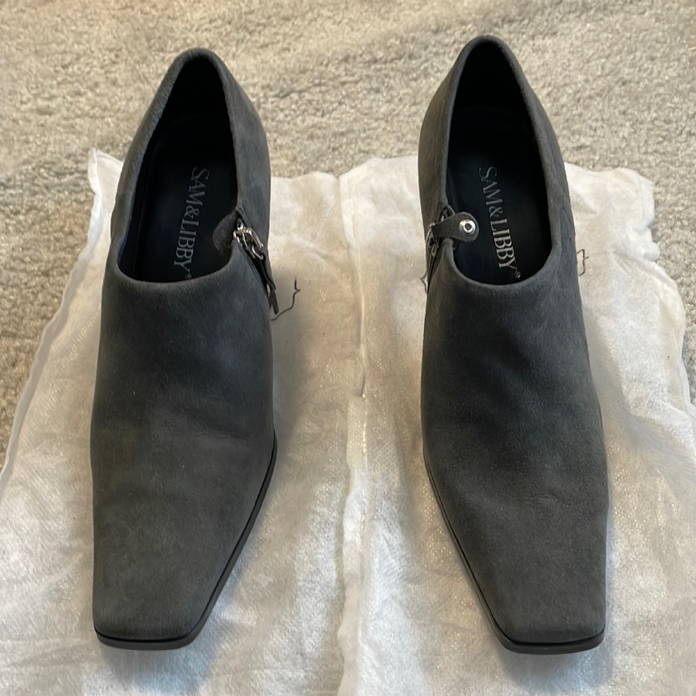 Brand:Sam& Libby,Size8,Col:gray,Suede,one time worn, like new, Upper Leeather